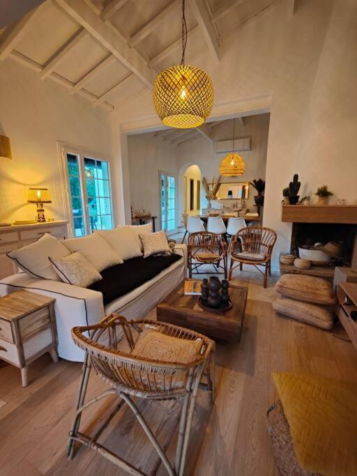 Villa Handres Nans-les-Pins Buitenkant foto