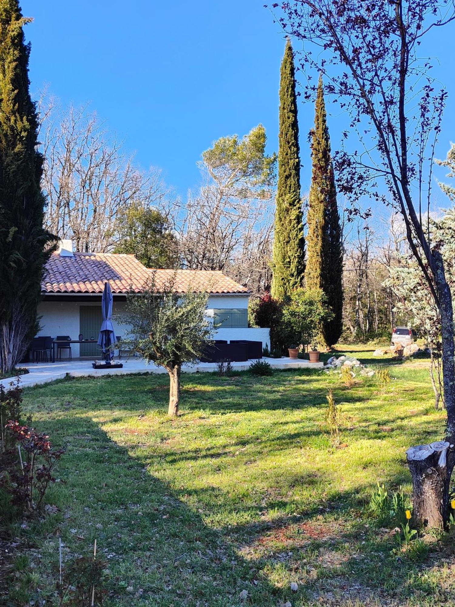 Villa Handres Nans-les-Pins Buitenkant foto
